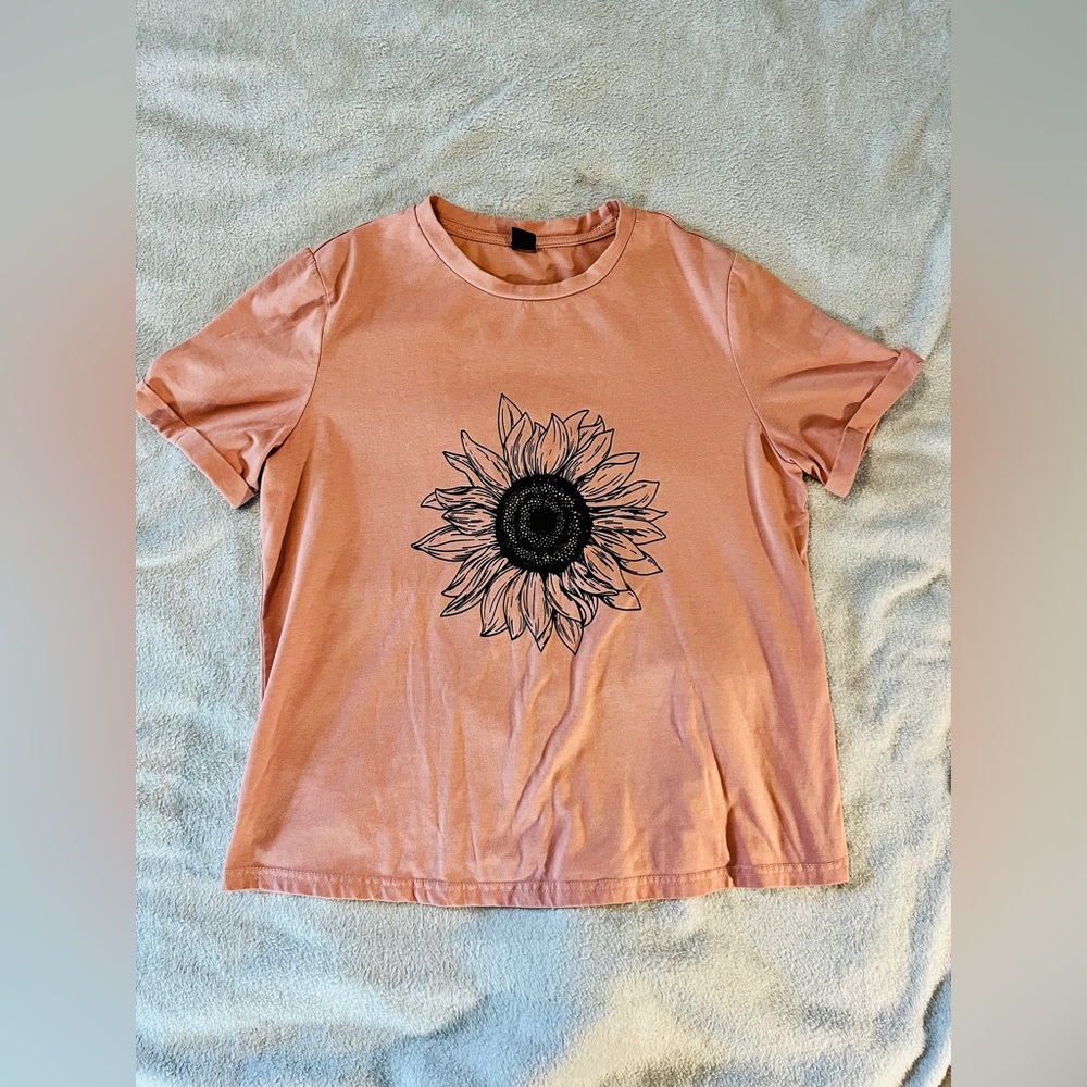 Flower Top 🌸 - Picture 2 of 4